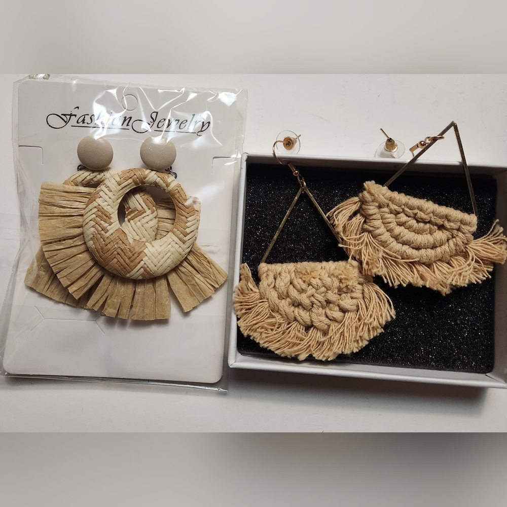 Earring lot of 2
